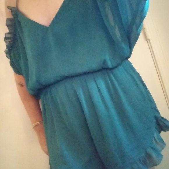 One piece - Picture 3 of 4